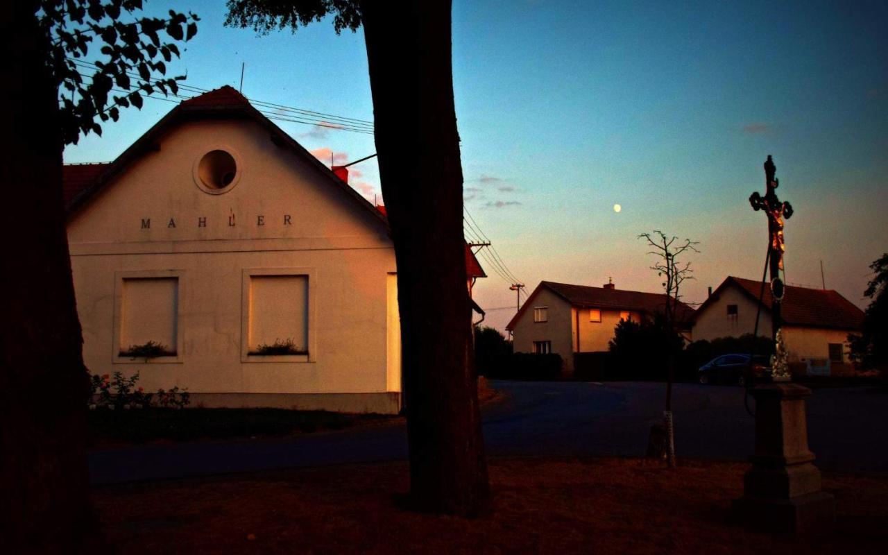 Mahler Penzion Kaliste  Exterior foto